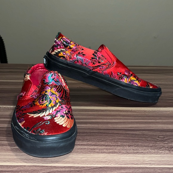 Vans classic festival slip on red satin Chinese new year women sz 5 1/2 men’s 4 - Picture 3 of 13